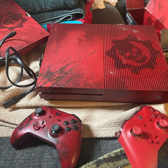 COPY - Xbox One S 2TB Limited Edition Console - Gears of War 4 Bundle [Disconti… - Picture 3 of 3